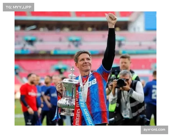 格拉斯纳改造水晶宫低位防守 高中锋反击战术终结曼城 格拉斯纳改造水晶宫低位防守 高中锋反击战术终结曼城